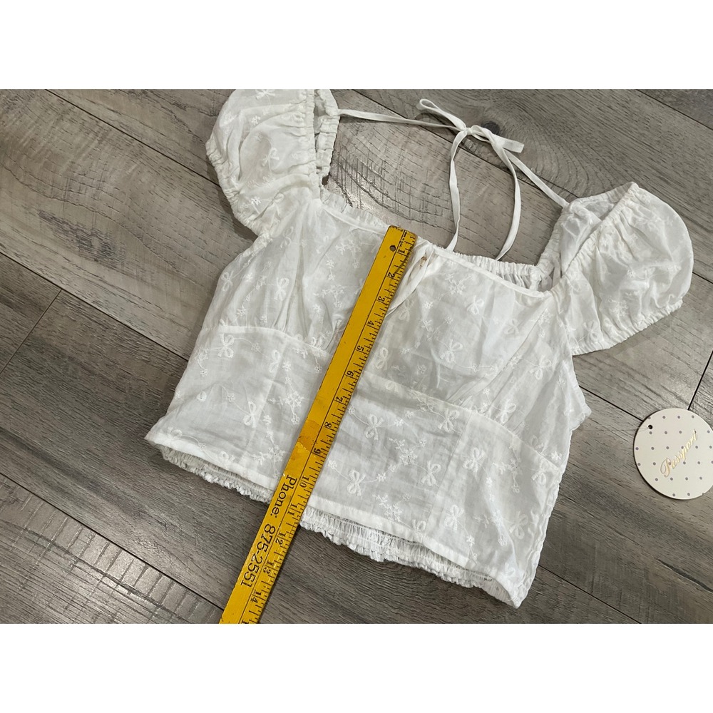 Passport Women White Eyelet Bow Embroidered Puff Sleeve Crop Top Large NEW - Picture 2 of 9